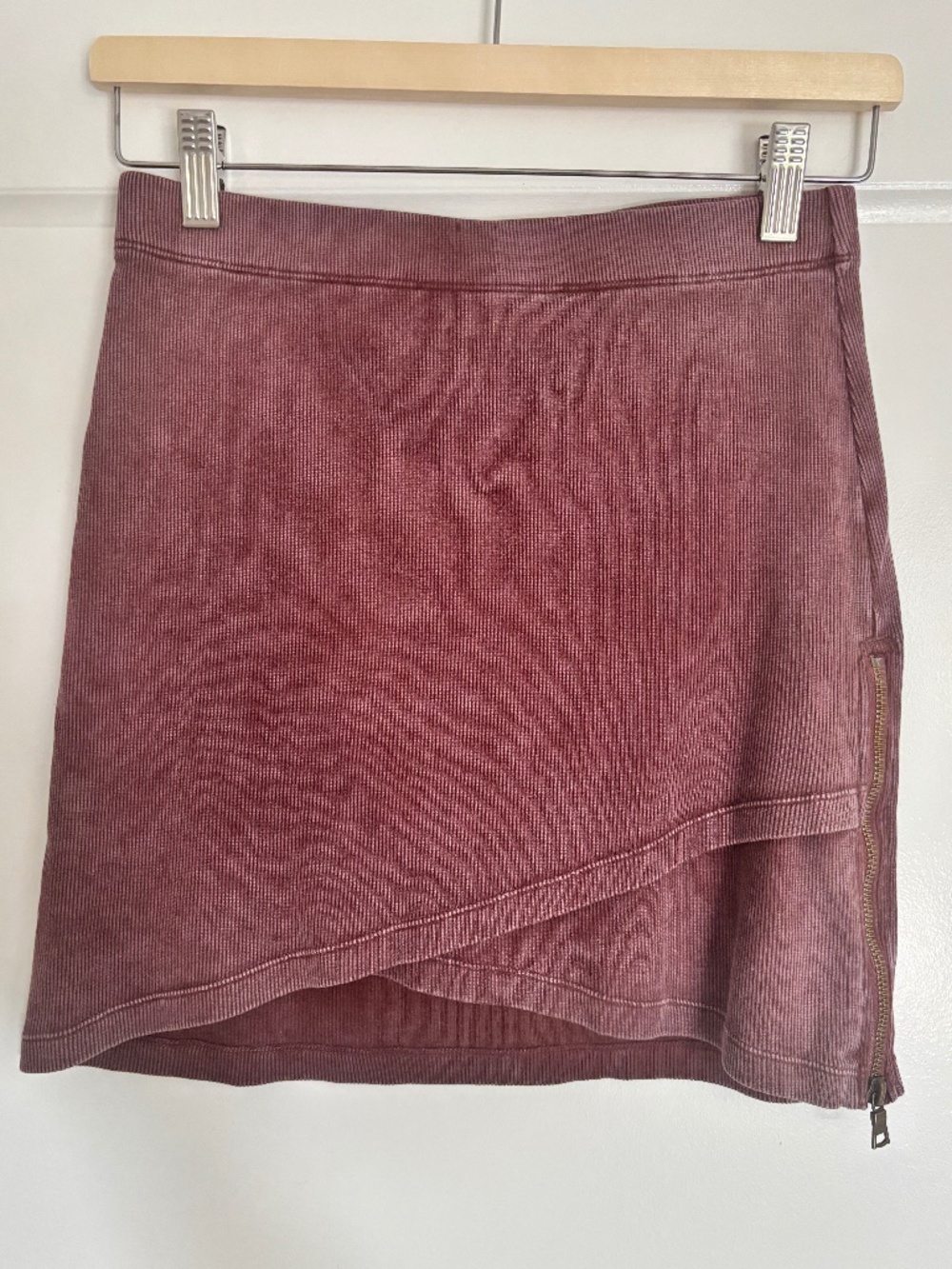 Young, Fabulous & Broke Ribbed Front Wrap Mini Skirt Women’s Size Medium